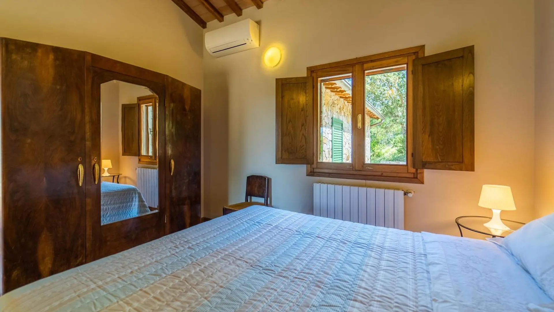 Villino La Tenuta Where The Sea Meets The Land - Goelba Porto Azzurro 0*,  Italia